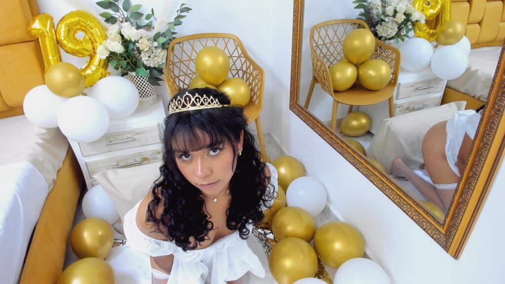 JuliaBennett 19 years old celebration