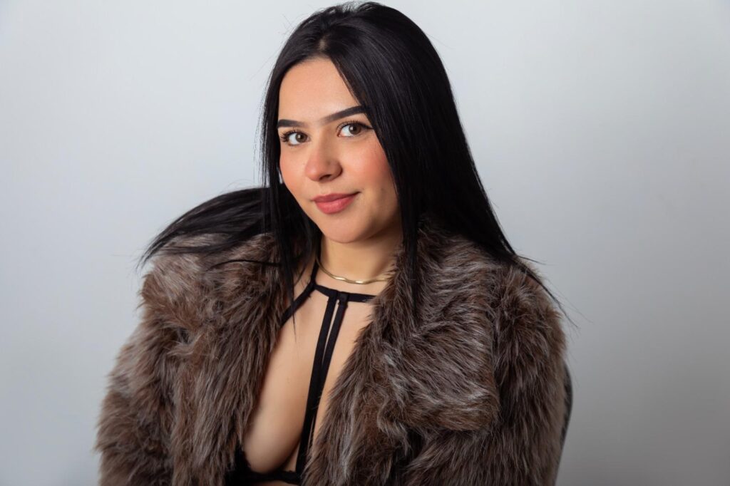 MiaAylen looking so innocent and sexy